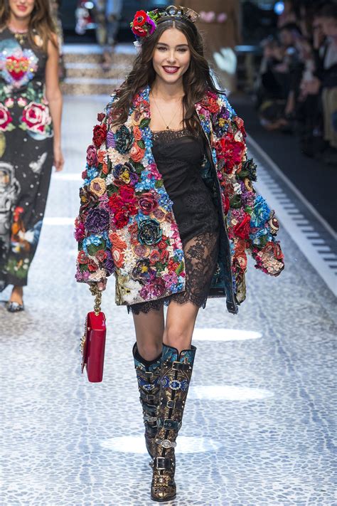 Dolce And Gabbana Fall 2017 Ready To Wear Fashion Show Collection