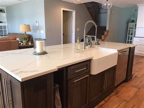 Pure white quartz kitchen counters with dark cabinets are also a great idea. CALACATTA CLASSIQUE™ QUARTZ | Quartz kitchen countertops, Quartz countertops dark cabinets ...