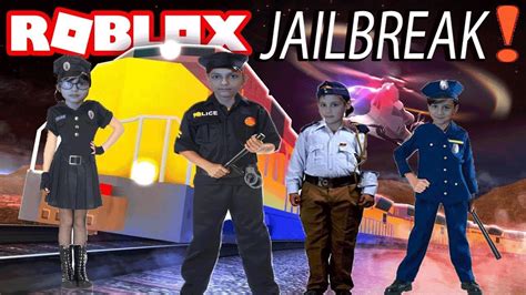 4 Cops Arresting Criminals In Roblox Jailbreak Gameplay Police Youtube