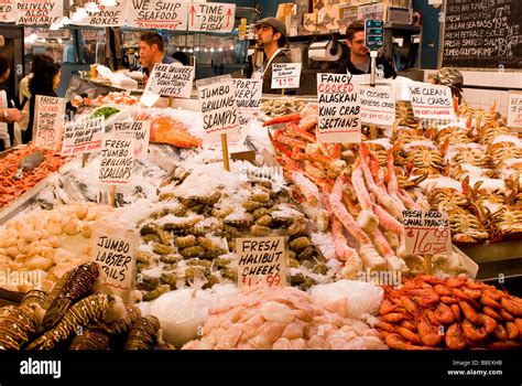 Usa Wa Seattle Pike Place Market Seafood Display At Market Stock