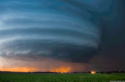 Stunning Animated S Photographed By Storm Chaser Mike Hollingshead