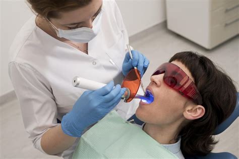 Punti In Bocca Cosa Non Fare E Cosa Fare Dopo L Estrazione Di Un Dente