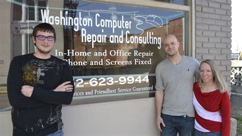 Vancouver computer repair services target markets are home users, sohos and small businesses. TECH SOLUTIONS: Computer repair shop opens downtown ...