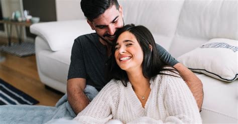 8 Coisas Que Casais Felizes Fazem — E 8 Que NÃo Fazem