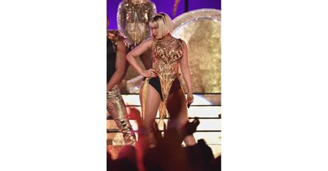 Nicki Minaj S Mtv Vmas Performance Pictures Popsugar Celebrity