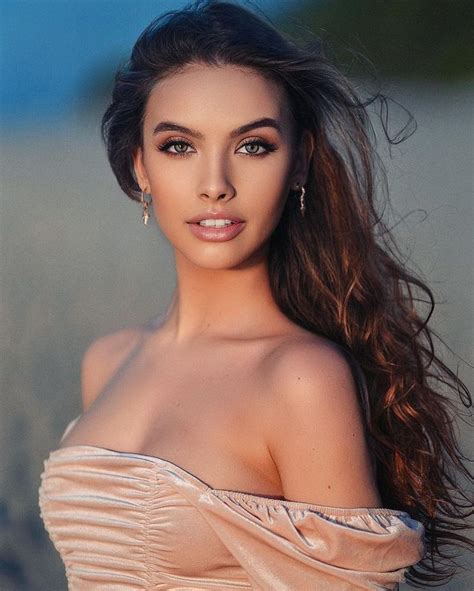 Sagaj On Instagram Bythesea Beautiful Gorgeous Girl Model Pauladering Naturallight
