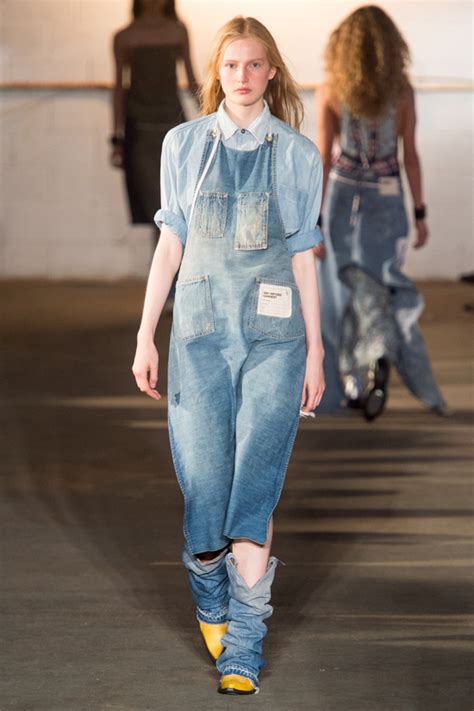 The Coolest New Denim From The Spring 2018 Runways Elle Canada