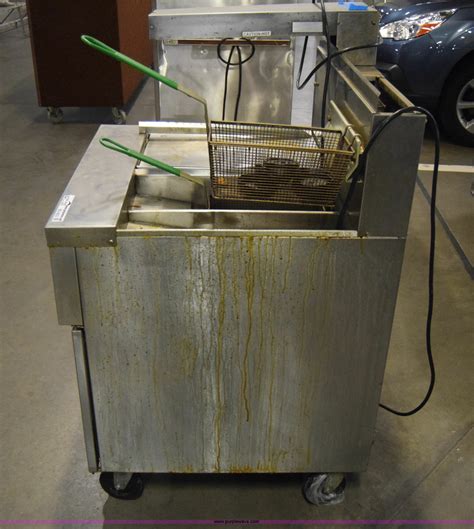 Frymaster Filter Magic Ii Deep Fryer With Built In Warmer In Wichita