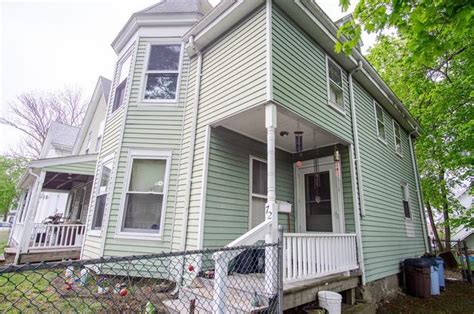 70 72 Seaver St Stoughton Ma 02072 Mls 73107729 Redfin