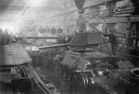T 34 Tanks Are Completed At Ural Tank Factory 183 Nizhny Tagil Ussr