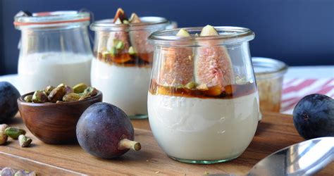 Fresh Figs With Mascarpone Honey And Pistachios