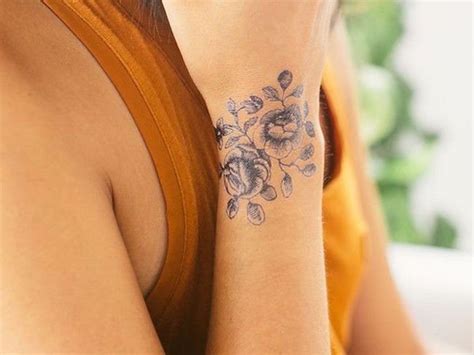 Of course, getting tattooed on your wrist is not just a thing that you can always do whenever you like. The Ultimate List of 50 Awesome Wrist Tattoos for Women ...