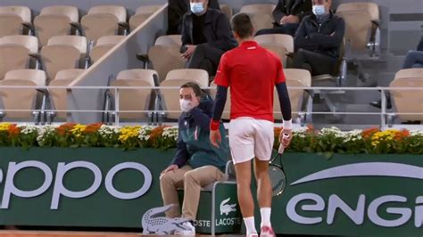 Buscará su 19° major el domingo ante tsitsipas (5°). French Open 2020 - Novak Djokovic hits line judge at ...