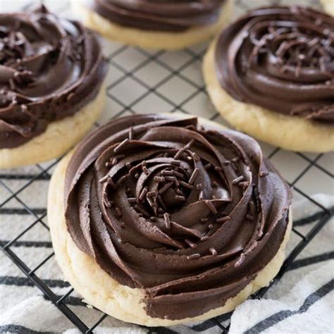 Crumbl Chocolate Cupcake Cookies Cooking With Karli Chocolate Fudge Frosting Chocolate Sugar