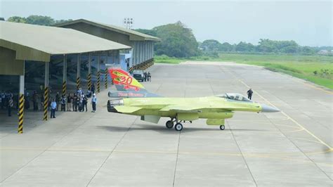 Programa Falcon Star Força Aérea Da Indonésia Apresenta Seu F 16 Mlu