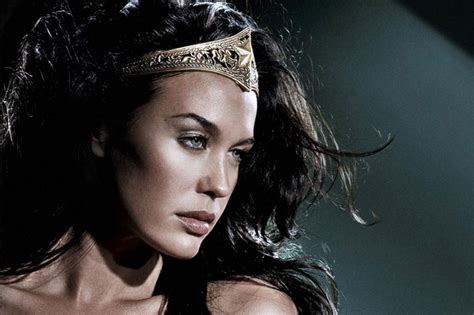 Lost Photos Show What Wonder Woman Wouldve Looked Like Had George