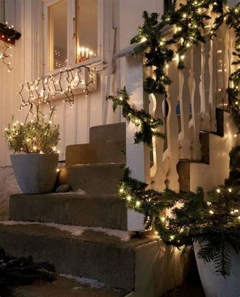 50 Fresh Festive Christmas Entryway Decorating Ideas