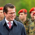 Verteidigungsminister: Guttenberg will Soldaten an Schulen schicken - WELT