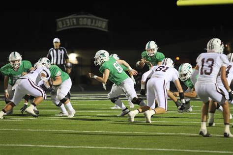Burnet, Giddings football teams face off for much-needed win - Texas