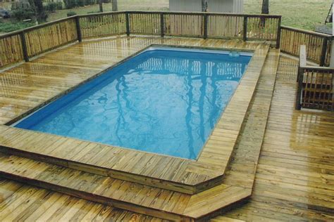 Your pool fence should be at least 1200mm from bottom to top. 24 Above Ground Pool Fence Ideas for the Ultimate Safety - inbackyard