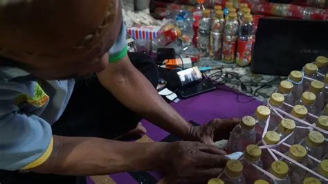 Bismillah Guru Ngaji Di Bandung Sulap Sampah Botol Plastik Jadi Perahu Regional Liputan Com