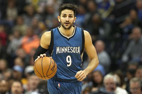 Look Ricky Rubio Is Now Rocking A Man Bun The Sports Daily