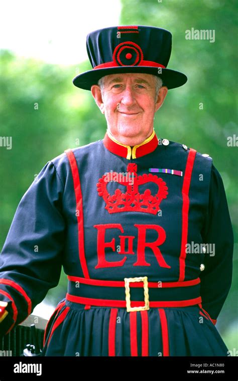 Yeoman Warder Uniform Hi Res Stock Photography And Images Alamy