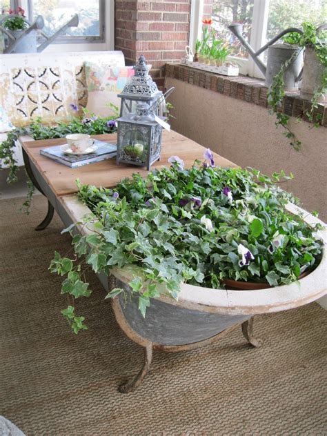 Clawfoot tubs have evolved over the years but there are pros and cons. Very Pinteresting {Ideas for the Garden}