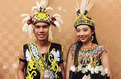 Baju Pengantin Adat Dayak Kalimantan Barat Radea