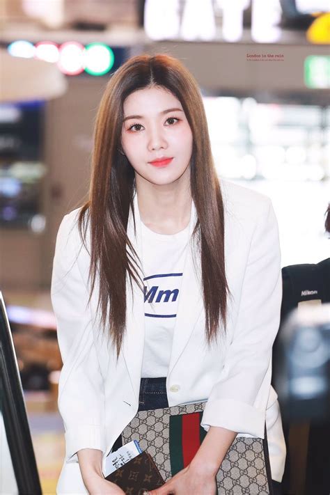 fantaken 190712| wonyoung at icn airport heading to hong kong for iz*one 1st concert 'eyes on me' in hong kong. izone pics on | Fashion, Airport style, Celebs