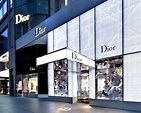 Boutiques Dior en el Mundo | Facade lighting, Storefront design, Dior store