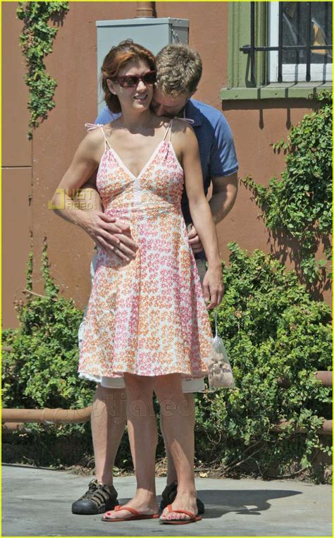 Kate Walsh Rubs Belly Is Pregnant Photo 444911 Alex Young Kate