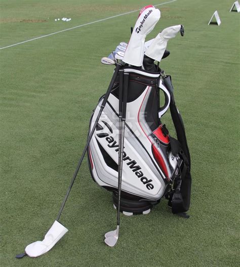 You want to have a clear sight line on the golf ball and the right angle to. Dustin Johnson WITB 2015 - GolfWRX