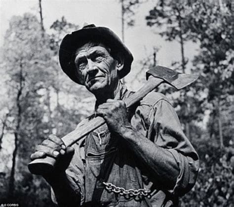 Black And White Photos Show The Tough Lives Of Lumberjacks In The 1800s