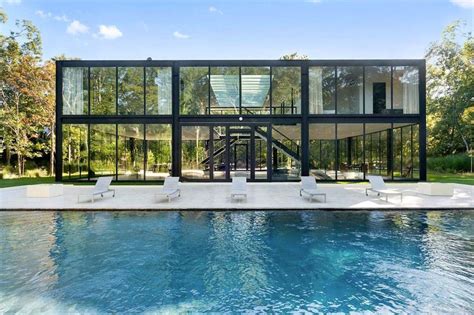 Gorgeous Glass Houses That Will Take Your Breath Away
