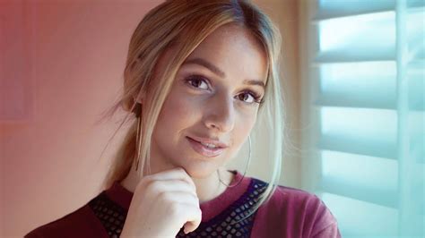 Emma heesters is a 24 year old singer, songwriter and musician from amsterdam, nl. STRIP THAT DOWN - Liam Payne ft Quavo | Emma Heesters ...