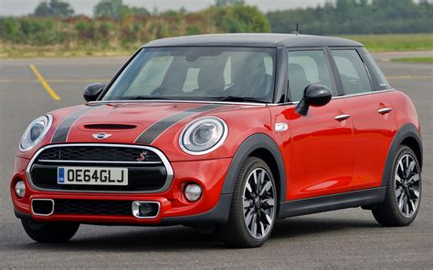 Some famous mini cars in malaysia are hatchback, cooper, convertible, and roadster. Mini Cooper S 5 doors 2014 - Harga Kereta di Malaysia