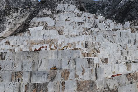 Guided Tour To The Carrara Marble Quarries The World Is Kullin