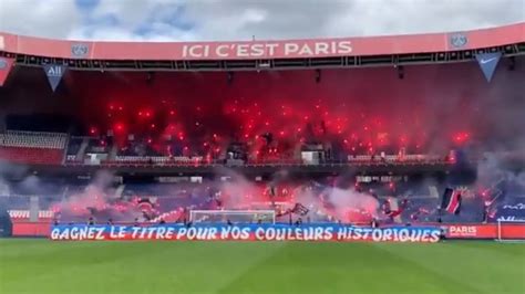 Ligue 1 Les Supporters Du Psg Investissent Le Parc Des Princes Pour