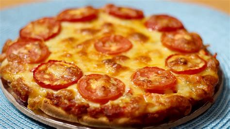 Quick Tomato Pizza Tomato Cheese Pizza Recipe Cheese And Tomato