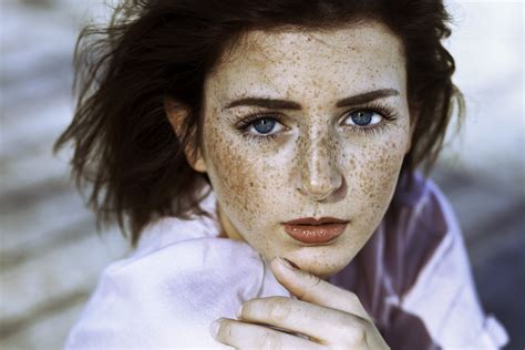 2808x1872 Portrait Women Face Model Freckles Blue Eyes Wallpaper