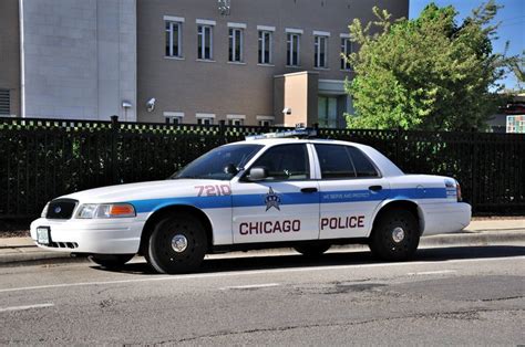 Two Chicago Cops Charged With Sex Assault Huffpost Null