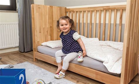 Möbel aus rohrverbindern sind schnell aufgebaut und prima transportabel. Gitterbett | selbst.de | Bett, Babybett selber bauen ...