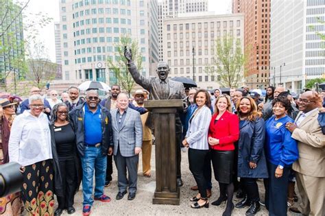 city of detroit and detroit naacp unveiled new statue of dr martin luther king jr at hart