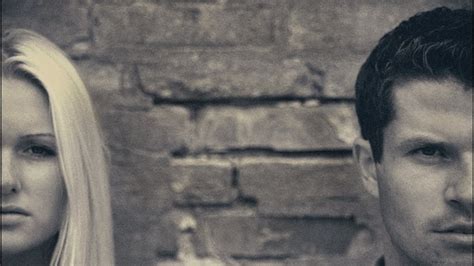 Cinta itu buta uk39s jika benar cinta itu buta cover gayo91 akustik version. Waspada! Jika Merasakan Hal Ini, Kamu Terjebak Cinta Buta ...