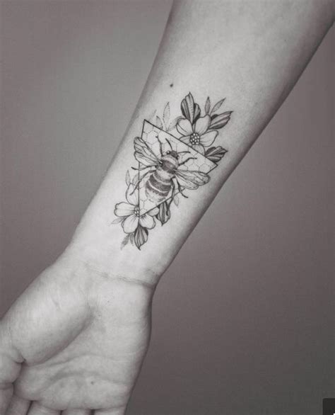 Floral Tattoos For Women Bumble Bee Bee Tattoo Tattoos