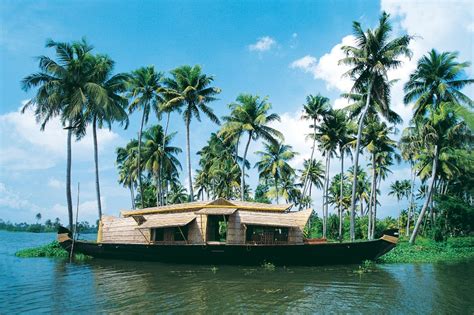 Make An Amorous Start Of Life With Kerala Honeymoon Packages And Tours