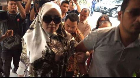 Firza Berkukuh Sangkal Obrolan Mesum Dan Sebar Foto Telanjang