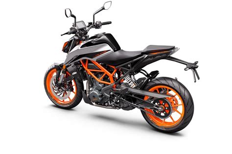 The 390 duke comes with disc front brakes and disc rear brakes along with abs. Präsentation KTM 390 DUKE 2021