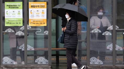 Coronavirus Cdc Issues Heightened Travel Warning For South Korea